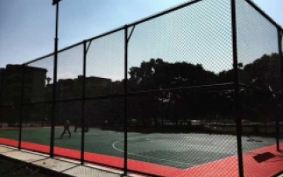 إنارة الشوارع بالطاقة الشمسية للملاعب