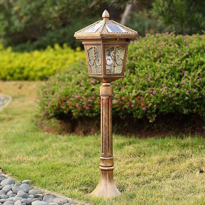 Precautions for solar garden light installation(图1)
